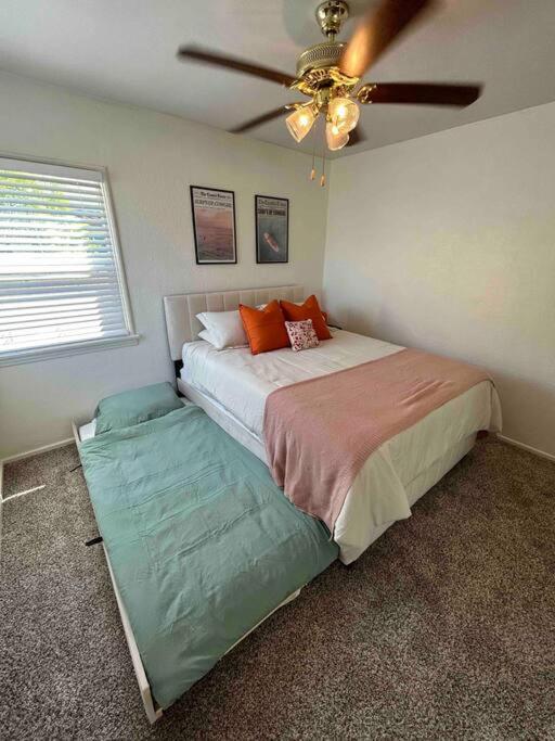 Entire Home By Newport Beach, Disneyland And Sna! Costa Mesa Exterior foto