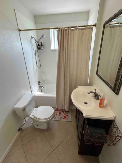 Entire Home By Newport Beach, Disneyland And Sna! Costa Mesa Exterior foto