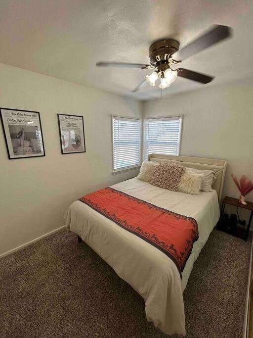 Entire Home By Newport Beach, Disneyland And Sna! Costa Mesa Exterior foto